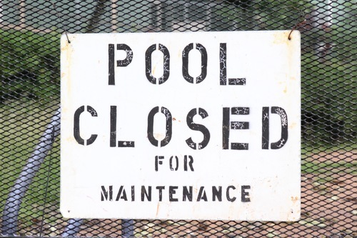 Sinal fechado piscina