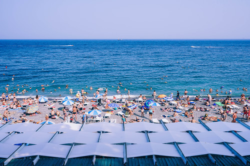 Spiaggia affollata di Yalta