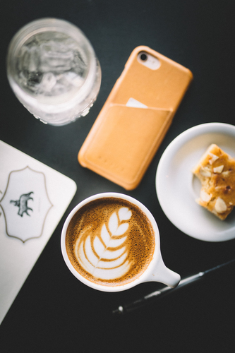 Káva umění a iphone