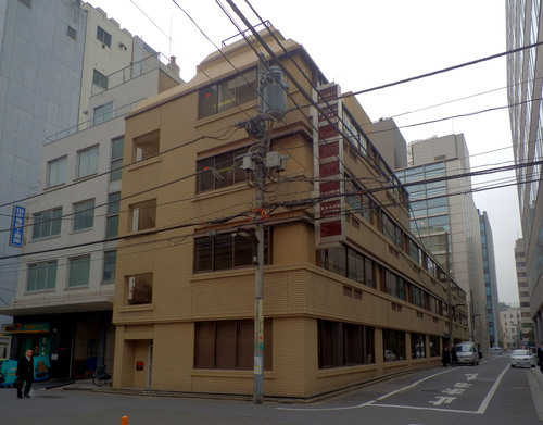 Kancelářská budova v Tokiu