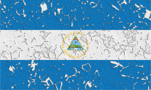 Bandera de Nicaragua con agujeros