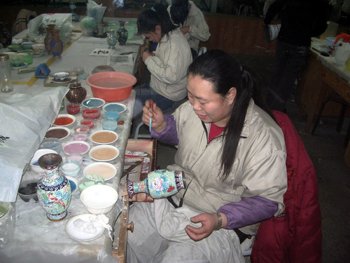 Cloisonné gör i Kina