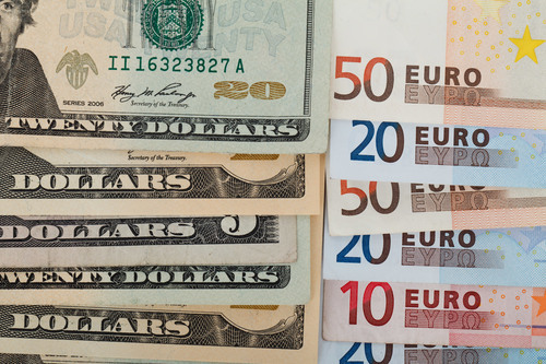 Dólares e euros close-up