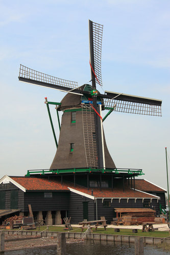 Tradicional molino de viento en Holanda