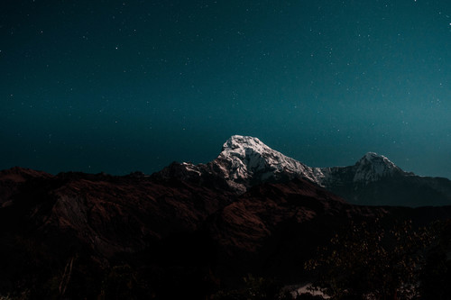 Noche estrellada en las montañas
