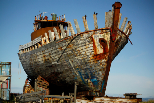 Barco viejo oxidado