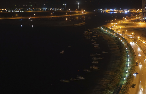 Porto dos barcos da lagoa de Al Khan