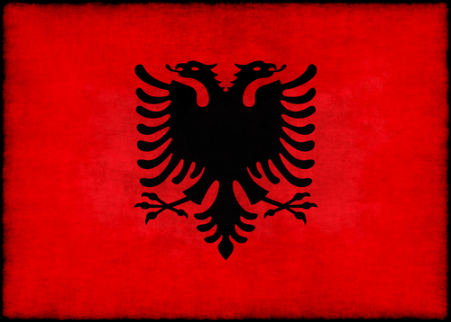 Drapelul Albaniei cu suprapunere de culoare închisă