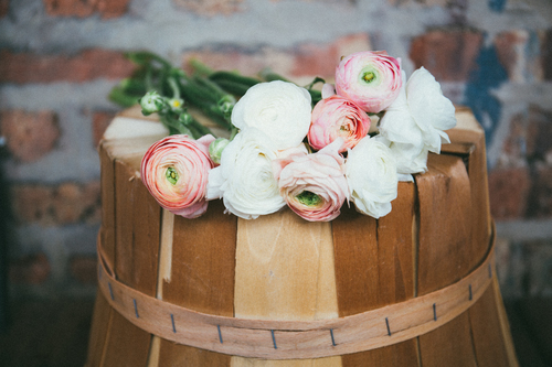 Flores em uma cesta