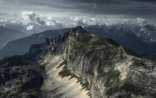 Chaîne de montagnes des Alpes
