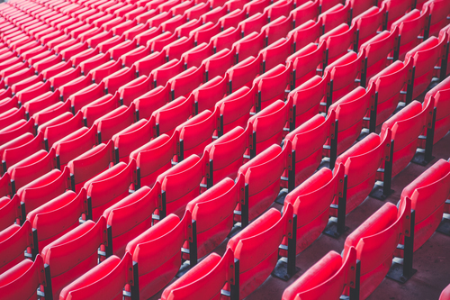 Assentos do estádio vermelho
