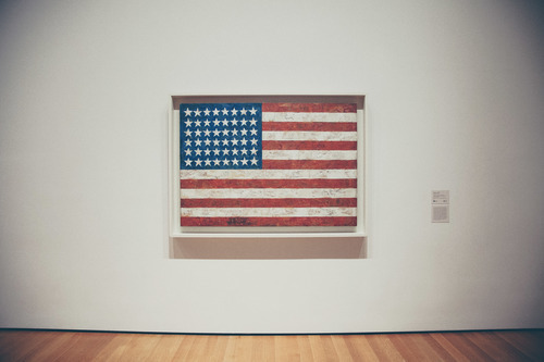 Americká vlajka na zdi