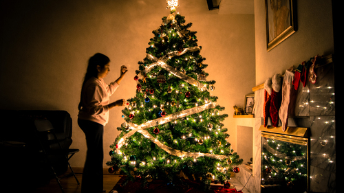 Zdobení vánočního stromu
