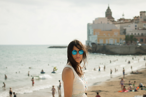 Menina em Sitges, Spain