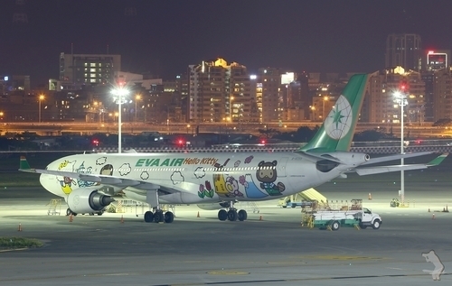 Eva Air flygplan på flygplatsen