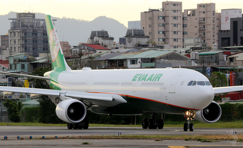 Vliegtuig op de luchthaven van Taipei Songshan