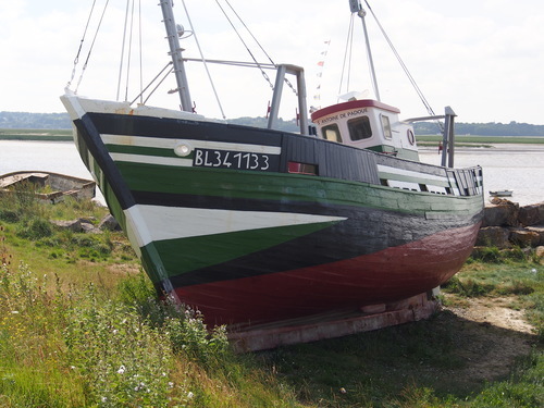 Barco de pesca encalhado