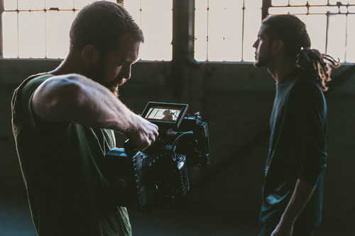 Cineoperatore riprese di un uomo