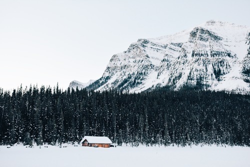 Дом в национальном парке Банф, Канада