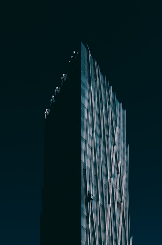 Trekantiga byggnad i Barcelona, Spanien