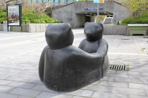 Escultura de dois ursos