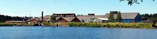 Ferme au bord du lac