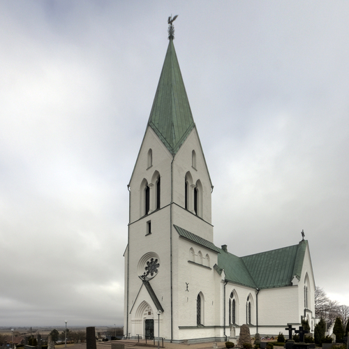 Isolerad liten kyrka