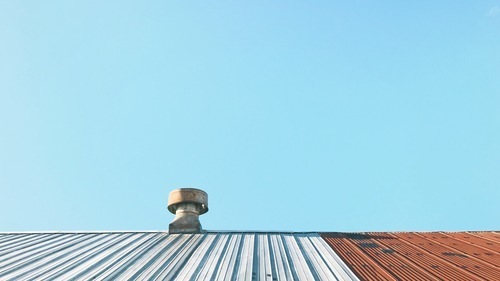 Střecha s dvěma krycí materiály