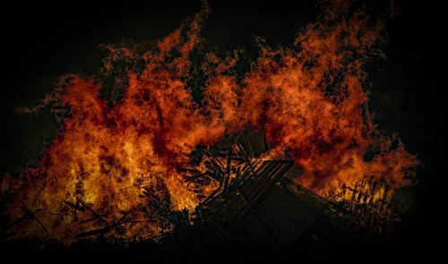 Incendio en la noche