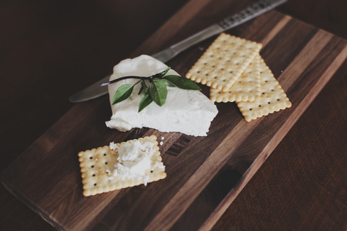 Brie and crackers
