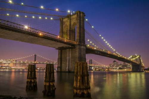Ponte di Brooklyn di notte