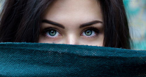 Olhos verdes da menina