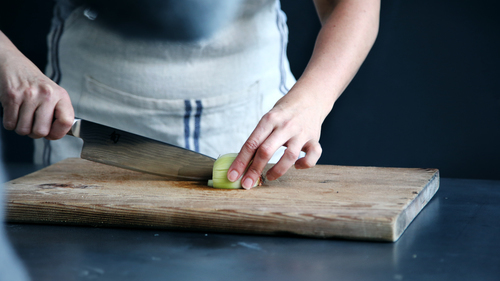 Cutting onions