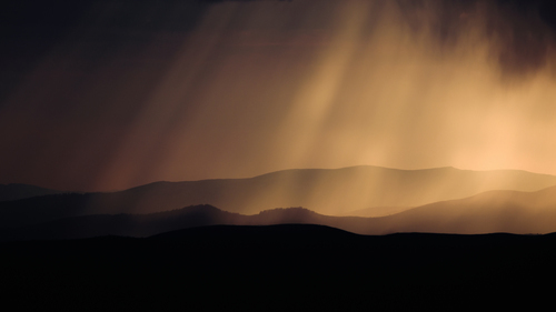 Карпатські гори на заході сонця