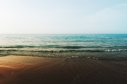 Spiaggia di Chaboksar con acqua tranquilla