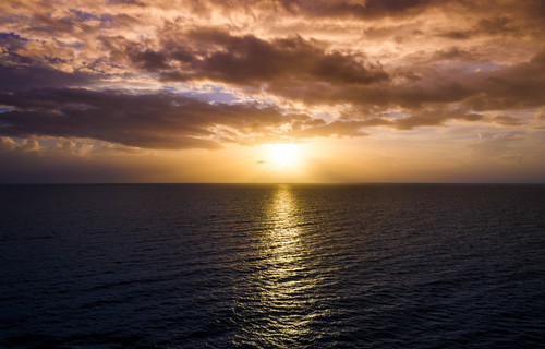 Захід сонця над морем
