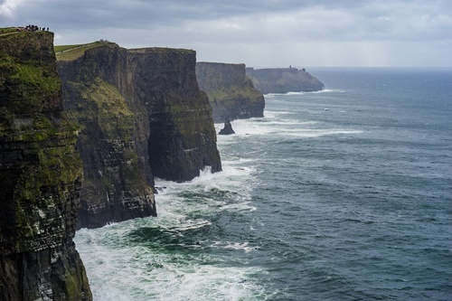 Amplasat pe stâncile din Moher