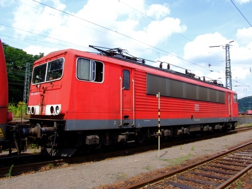 Deutsche Bahn červená elektrická lokomotiva
