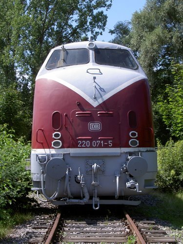 Diesel lokomotiva čelní pohled