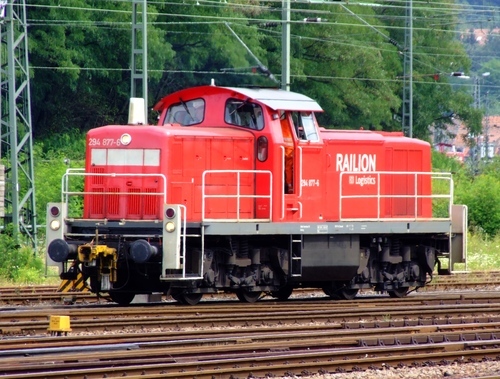 Cargo locomotive