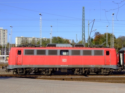 Locomotiva electrică la staţia de cale ferată, Germania