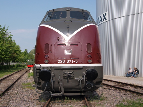 Vieja locomotora de Diesel en un museo
