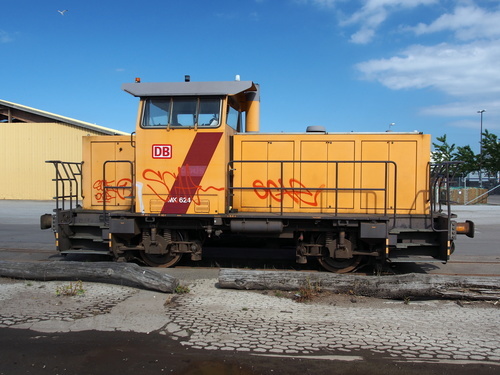 Stará lokomotiva na železnici