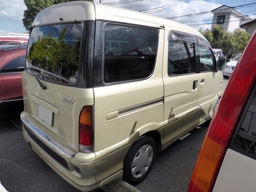 Daihatsu attraherar 7 CL S221G