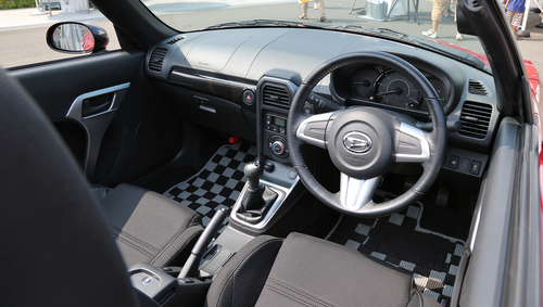 Daihatsu Copen Robe interior