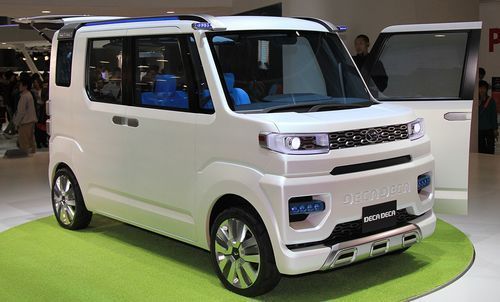 Displayed minivan Daihatsu Deca Deca