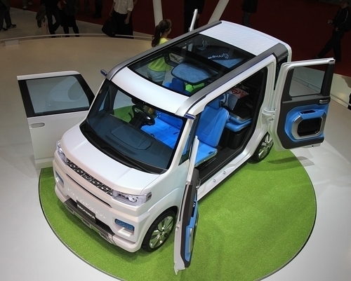 Büyüleyici araç Daihatsu Deca on kez