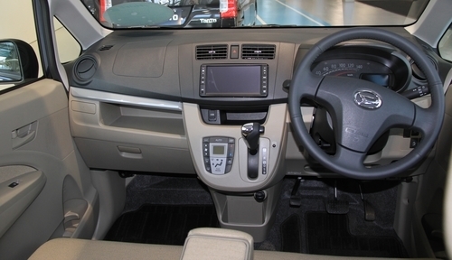 Daihatsu Mira interior de SA de e-S G