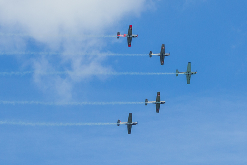 Avions dans les airs