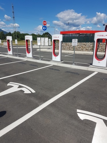 Tesla, station de recharge